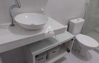 Imagem 10: Oportunidade no Largo do Machado - Quarto e sala com vaga totalmente reformado