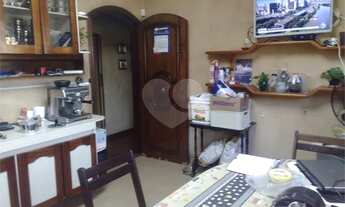 Imagem 7: Casa espaçosa na Vila Galvão com 4 suítes, 10 vagas com 454 m²