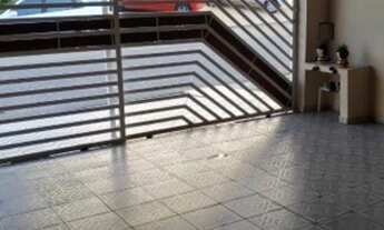 Imagem 2: Casa em via pública