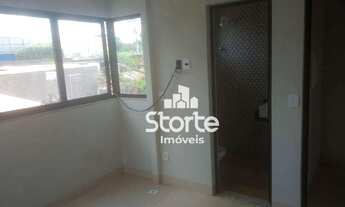 Imagem 3: Apartamento com 3 dormitórios para alugar, 50 m² por R$ 3.050,00/mês - Umuarama - Uberlând