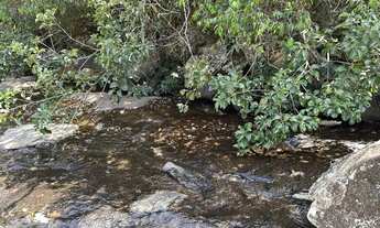 Imagem: Terreno com Cachoeira nos Fundos e Segurança