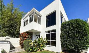 Imagem 3: Casa à venda em Cacupé, área privativa de 444,25m², 6 dormitórios e 8 vagas, R$ 3.550.000