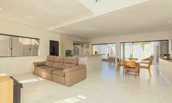 Imagem 4: Sobrado com 04 suítes e 03 vagas de garagem Bom Retiro Matinhos