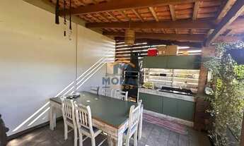 Imagem 6: Casa com piscina e 4 dormitórios a venda