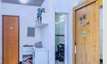 Imagem 2: Casa de 02 pavimentos 3 quartos (2 suítes) banheiro social garagem e Área de Lazer