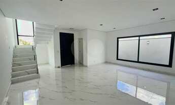 Imagem: Casa à venda com 3 quartos, sendo 3 suítes