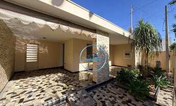 Imagem: LOC-659) Casa com 3 dormitórios para alugar