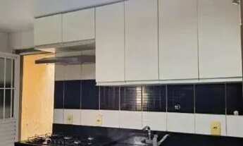 Imagem 3: Imóvel para aluguel e venda possui 300 metros quadrados com 5 quartos