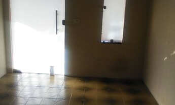 Imagem 2: Aluga-se 400$,quitinete de dois quartos com garagem