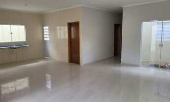 Imagem 3: Casa grande, de lote inteiro, construída em Moreira Cesar