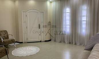 Imagem 3: Casa para venda tem 270 metros quadrados com 4 quartos