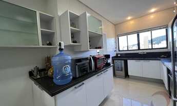 Imagem 4: Cobertura para venda possui 212 metros quadrados com 4 quartos em Centro - Florianópolis