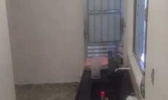 Imagem 6: Aluga se 1 casa com 1 quarto cozinha banheiro e lavanderia