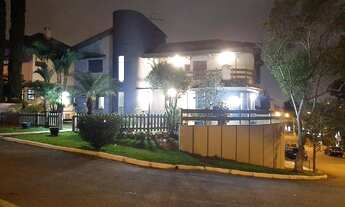 Imagem 2: Casa mobiliada em condomínio de alto padrão