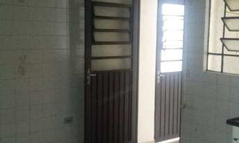 Imagem 7: Casa térrea em avenida comercial