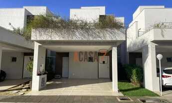 Imagem 1: Lindo sobrado à venda no Condomínio Residencial Arvoredo