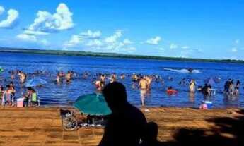 Imagem 4: Rancho na ilha do Mangabal