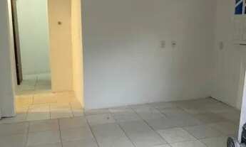 Imagem 3: Casa próximo à praia de Ipitanga