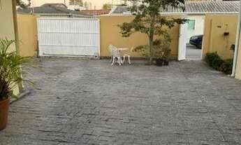 Imagem 5: Casa térrea mais antiga, semi mobiliada, com 03 dormitórios, sendo 02 suítes, 01 bwc socia