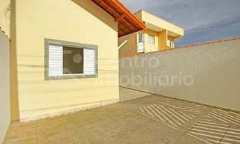 Imagem 2: CASA à venda com piscina e 2 quartos em Itanhaém, no bairro Jamaica