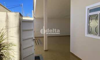 Imagem 6: Casa para aluguel, 3 quartos, 1 suíte, 2 vagas, Umuarama - Uberlândia/MG