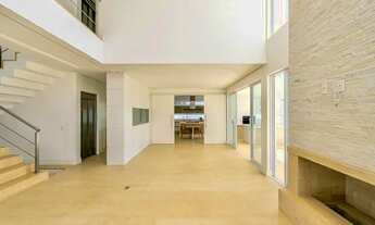 Imagem 5: Casa de condomínio para aluguel possui 460 metros quadrados com 4 quartos