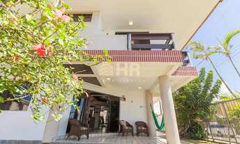 Imagem 2: Sobrado com 07 dormitórios sendo 04 suítes e 06 vagas de garagem - Pontal do Paraná