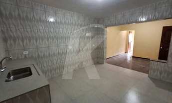 Imagem 3: Casa com quarto, sala, cozinha, banheiro, área de serviço, 1 vaga