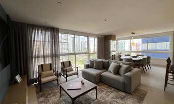 Imagem 3: Apartamento mobiliado com 3 suites e vista para a praça