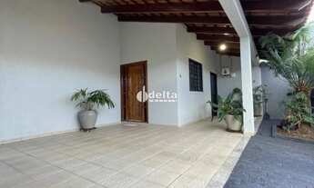 Imagem 6: Casa com 3 quartos sendo 1 suite disponível para venda no bairro Jardim Patrícia em Uberlâ