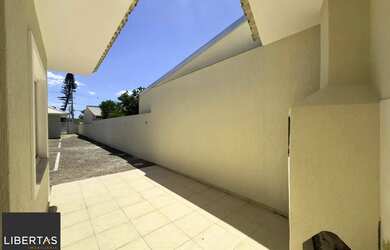 Imagem 2: Casa em condomínio com 2 dormitórios, vaga de garagem e churrasqueira na Olaria