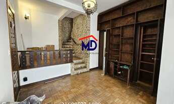 Imagem 4: Casa duplex, bem localizada, 4 quartos, 5 vagas cobertas, silenciosa, ajardinada