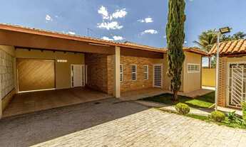 Imagem: Casa com 3 Quartos, 3 Suítes, Piscina Aquecida