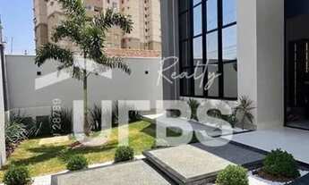 Imagem 2: Excelente casa à venda no Setor Parque Amazônia, com 395m² e localização privilegiada!