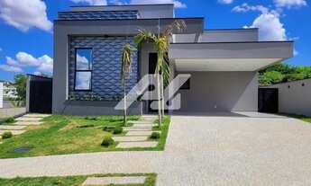 Imagem 2: Casa de condomínio térrea para venda tem 236 metros quadrados com 3 quartos