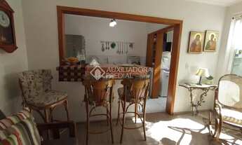 Imagem 2: Térreo reformado com pátio, ótima posição solar no Menino Deus