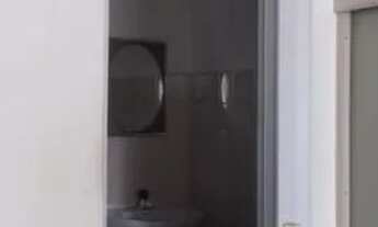 Imagem 4: Praia de Itapuã-Quarto Amplo e Banheiro, Mobiliado, Internet, Perto de Tudo