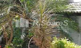 Imagem 4: CASA COM QUATRO QUARTOS , SENDO DUAS SUÍTES , NA RUA DOS LILASES - VILA VALQUEIRE