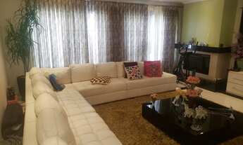 Imagem 3: Sobrado para venda tem 180 metros quadrados com 4 quartos