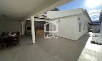 Imagem 2: Casa de 160 m², com 3 dormitórios, cozinha planejada, sala e garagem, para locação por R