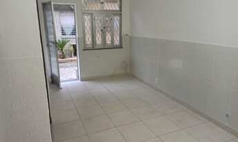 Imagem 4: Casa térrea de vila, sem condomínio, IPTU isento e no principal ponto comercial do bairro