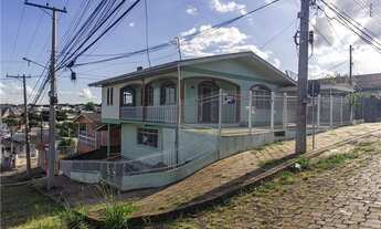 Imagem 2: Ampla casa de dois pisos