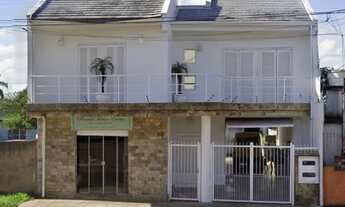 Imagem: Sobrado branco