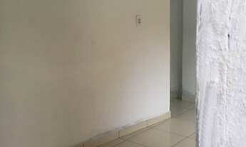 Imagem 2: VENDO CASA NO CENTRO BAIRRO LIRA COM 1 QUARTO 1 WC SALA QUINTAL