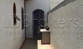 Imagem 3: Linda casa com quintal amplo