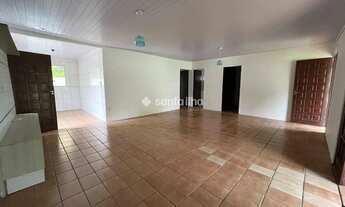 Imagem 2: Casa para alugar, com 3 dormitórios sendo uma suíte, 185 m² para alugar em Florianópolis