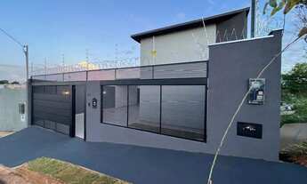 Imagem: Casa á venda com 3 quartos sendo 1 suíte