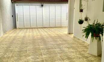 Imagem 2: LINDA CASA NO FLORIDA 3 DORM 1 SUÍTE + EDÍCULA NOS FUNDOS HÁ 270 METROS DA PRAIA