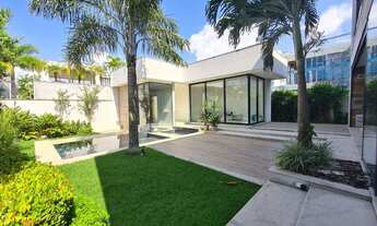 Imagem: CASA CONTEMPORÂNEA COM 5 SUÍTES, PISCINA