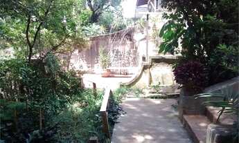 Imagem 6: Vende-se casa no Alto da Lapa. Precisa de modernização, mas a estrutura da casa é excelent